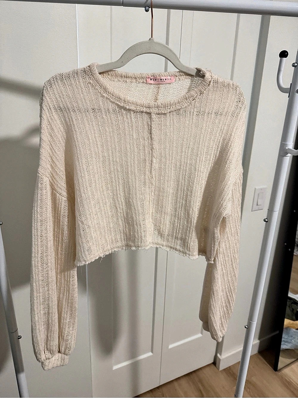Blue Blush Cropped Crew Neck Sweater in Cream Like New